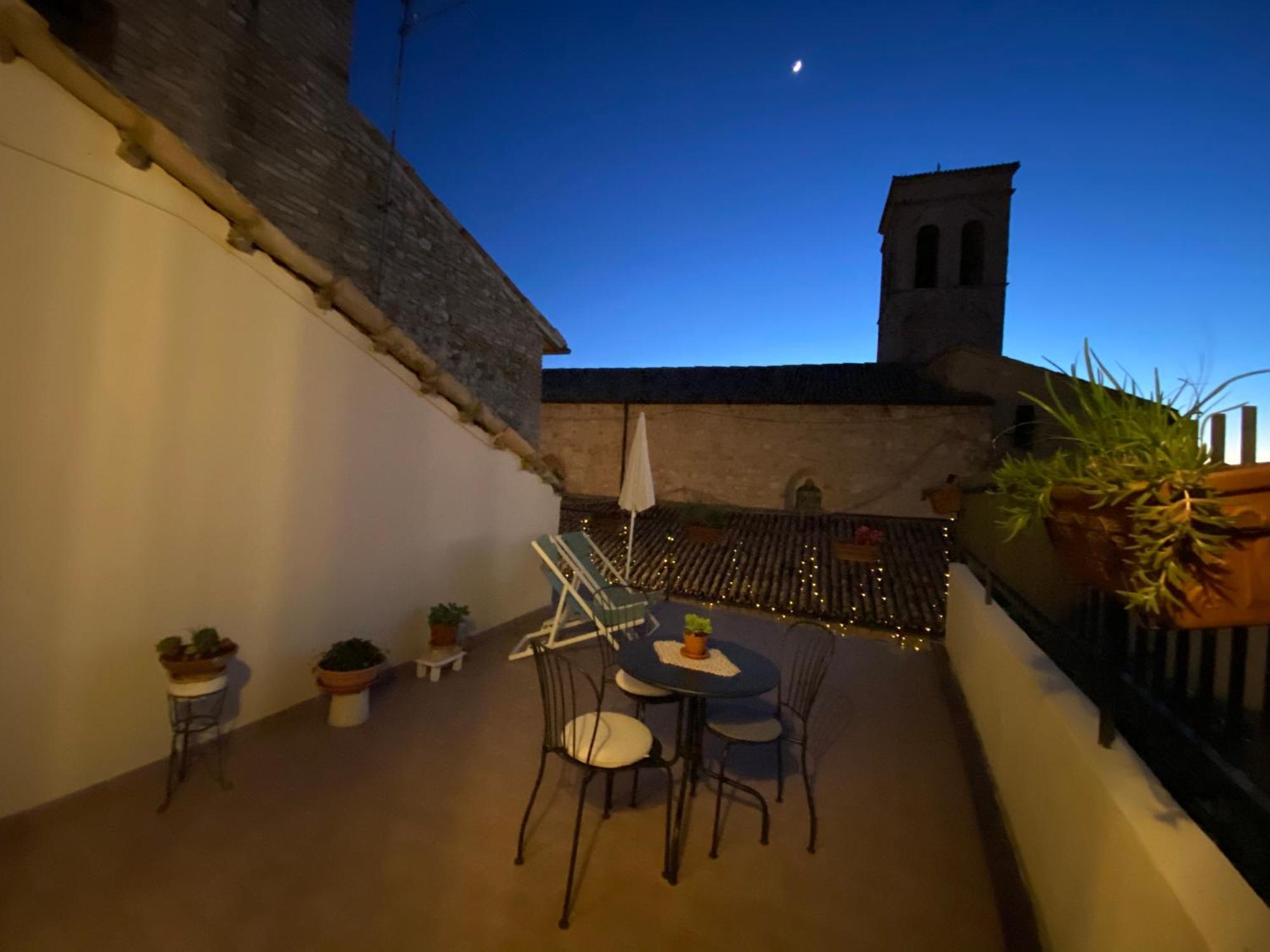 App. Con Terrazza Panoramica In Centro-Montefalco Ngoại thất bức ảnh