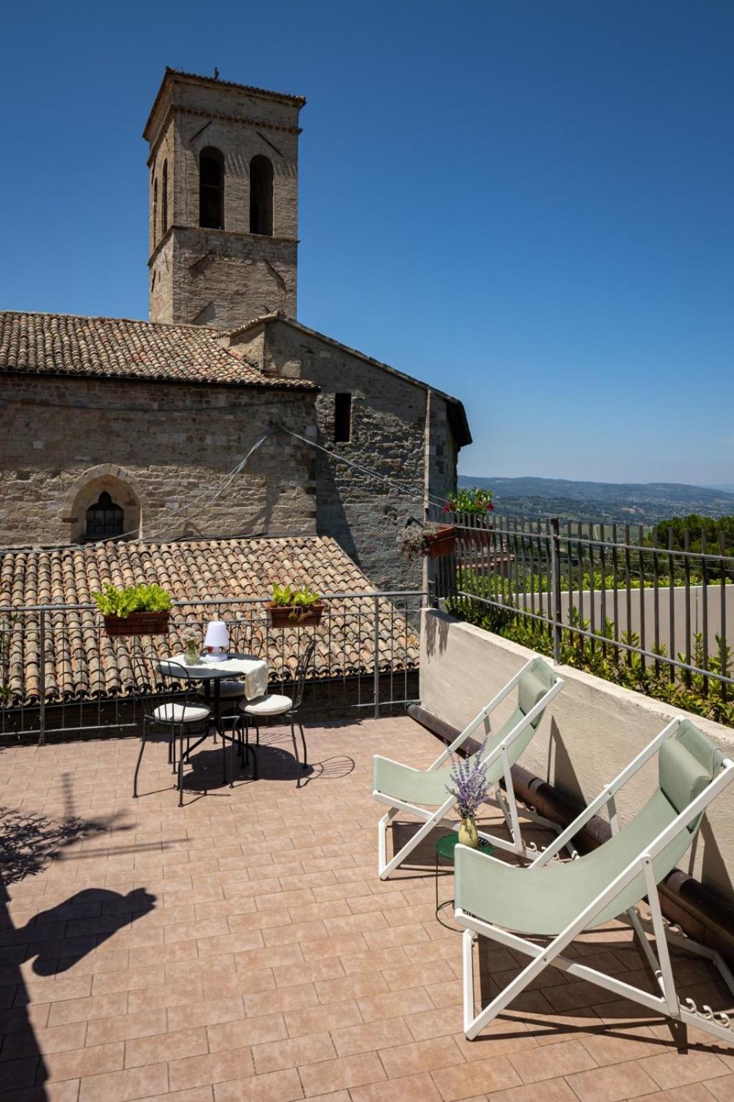 App. Con Terrazza Panoramica In Centro-Montefalco Ngoại thất bức ảnh
